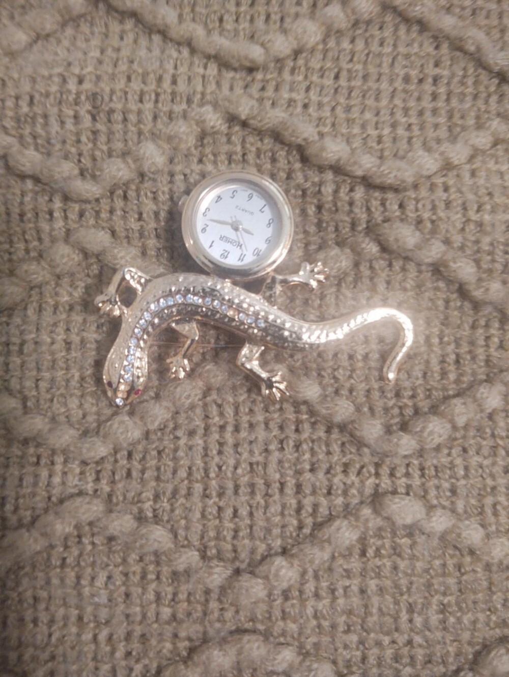 Lizard Watch Brooch - Picture 2 of 3